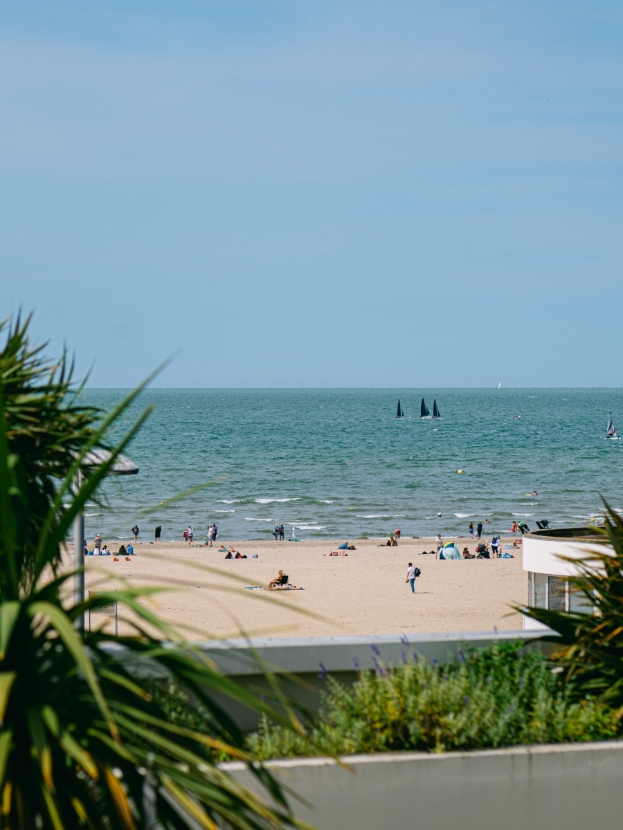 hotel mgallery thalasso normandie cure deauville thalassotherapie trouville thalassotherapy seawater treatments spa spa marin yoga pilates sport club sport  aquabike aquapilates aqua fitness longe cote sea walk beach walk massages modelage soins gommage journ&eacute;e spa soin visage