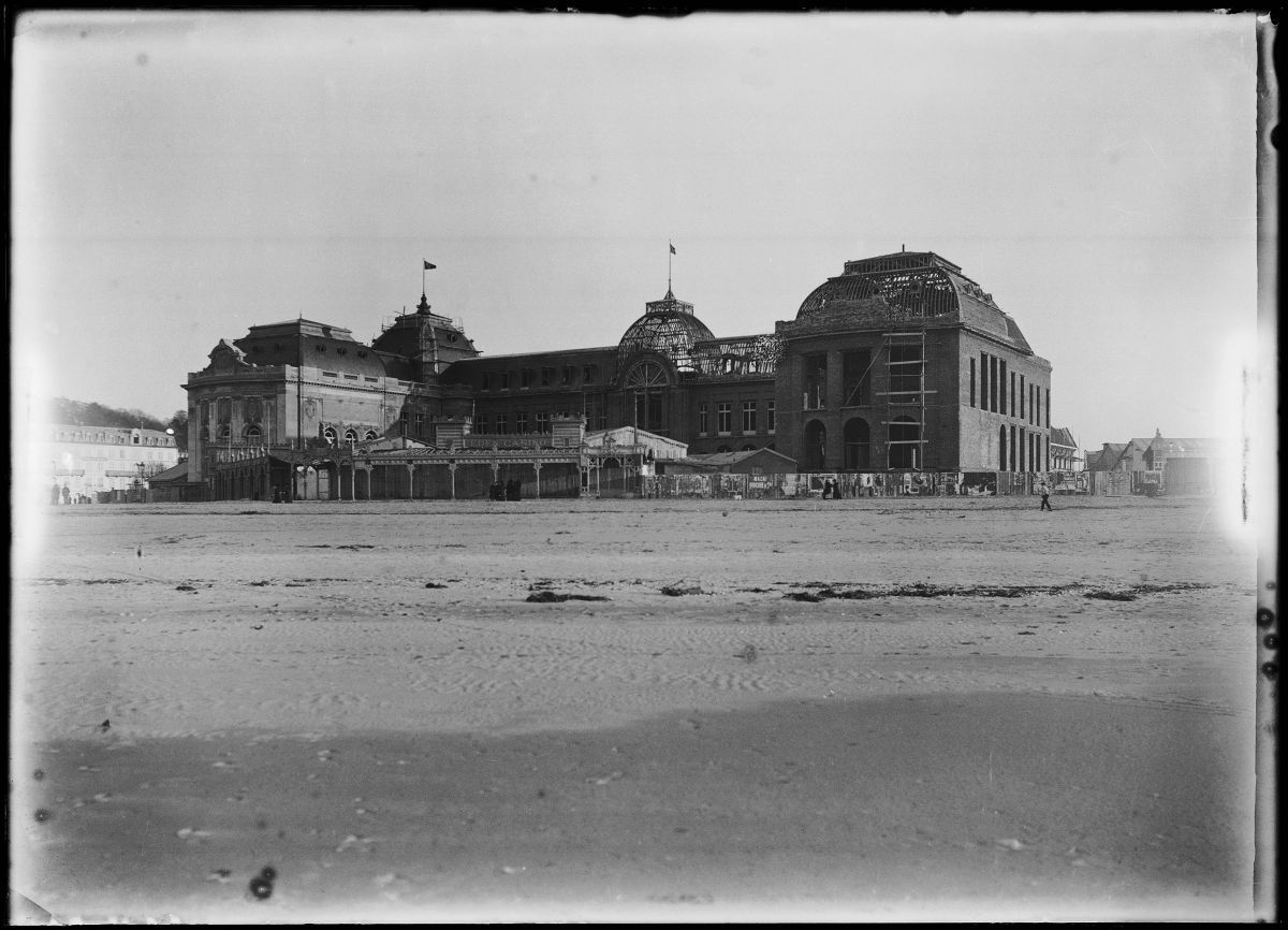 Cures Marines Trouville-sur-Mer - La Légende Balnéaire